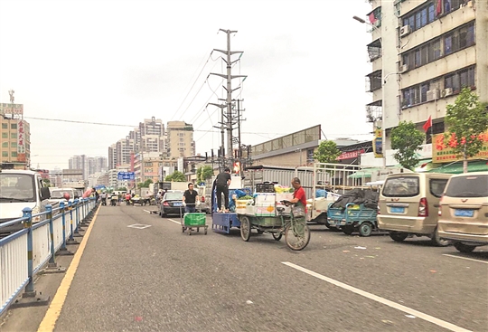 直击城市道路乱象