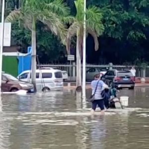 台风送来强降水  多地积水排涝忙